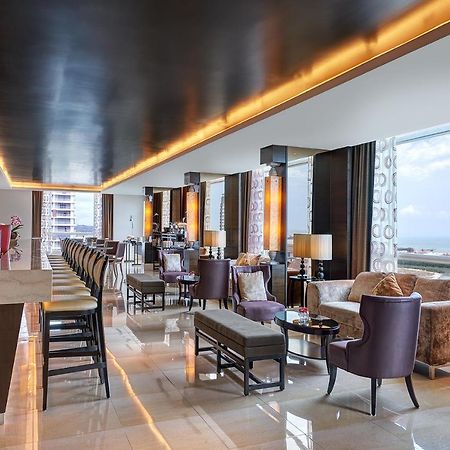 Hatten Hotel Melaka Buitenkant foto The Club Lounge at the 36th floor