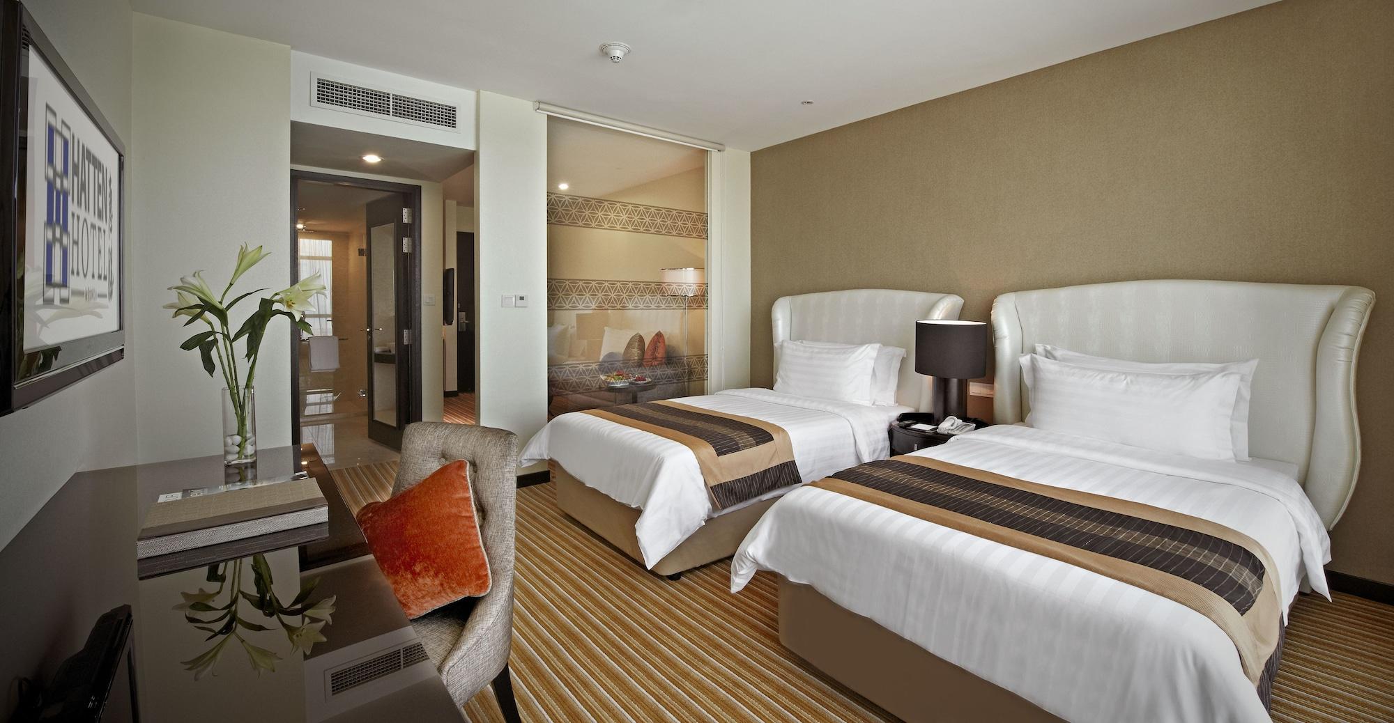 Hatten Hotel Melaka Buitenkant foto Deluxe Room