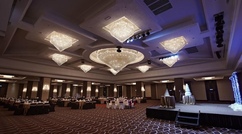 Hatten Hotel Melaka Buitenkant foto The Grand Ballroom