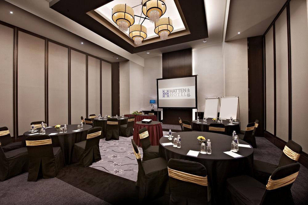 Hatten Hotel Melaka Buitenkant foto Meeting room