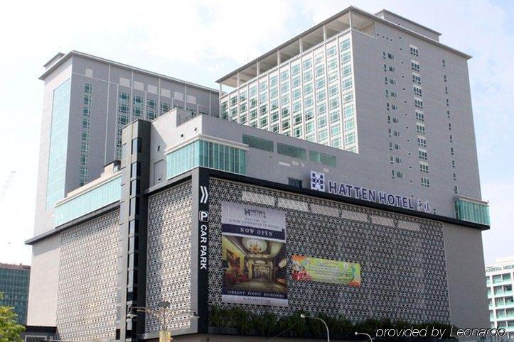 Hatten Hotel Melaka Buitenkant foto Hatten Hotel