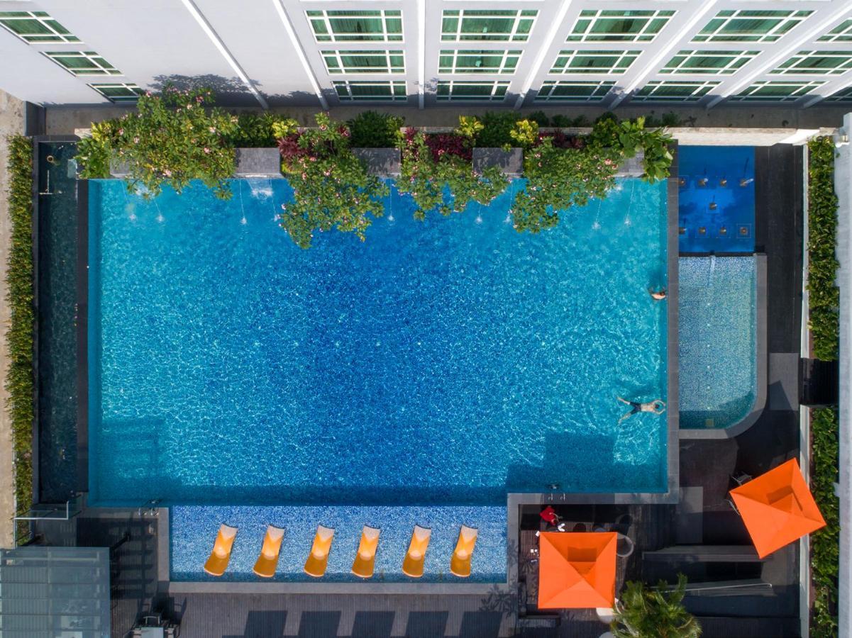 Hatten Hotel Melaka Buitenkant foto Aerial view of the pool at the hotel