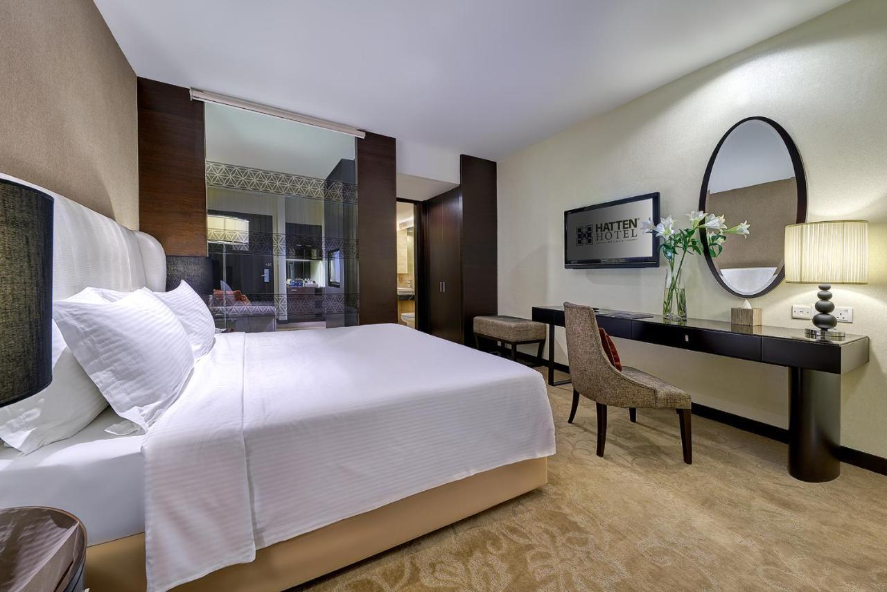 Hatten Hotel Melaka Buitenkant foto